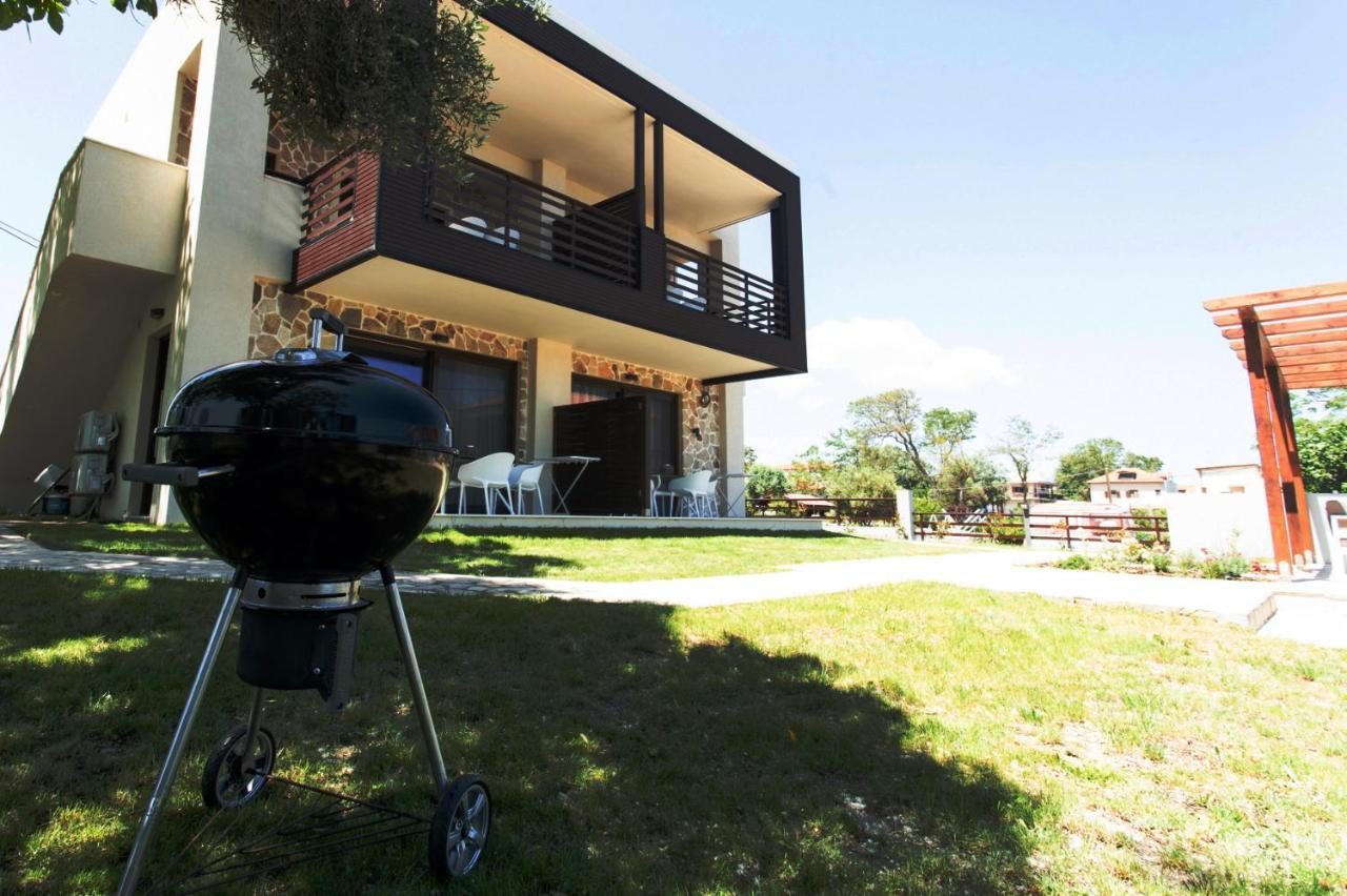 לריסוס Marineiko Luxury Apartments מראה חיצוני תמונה
