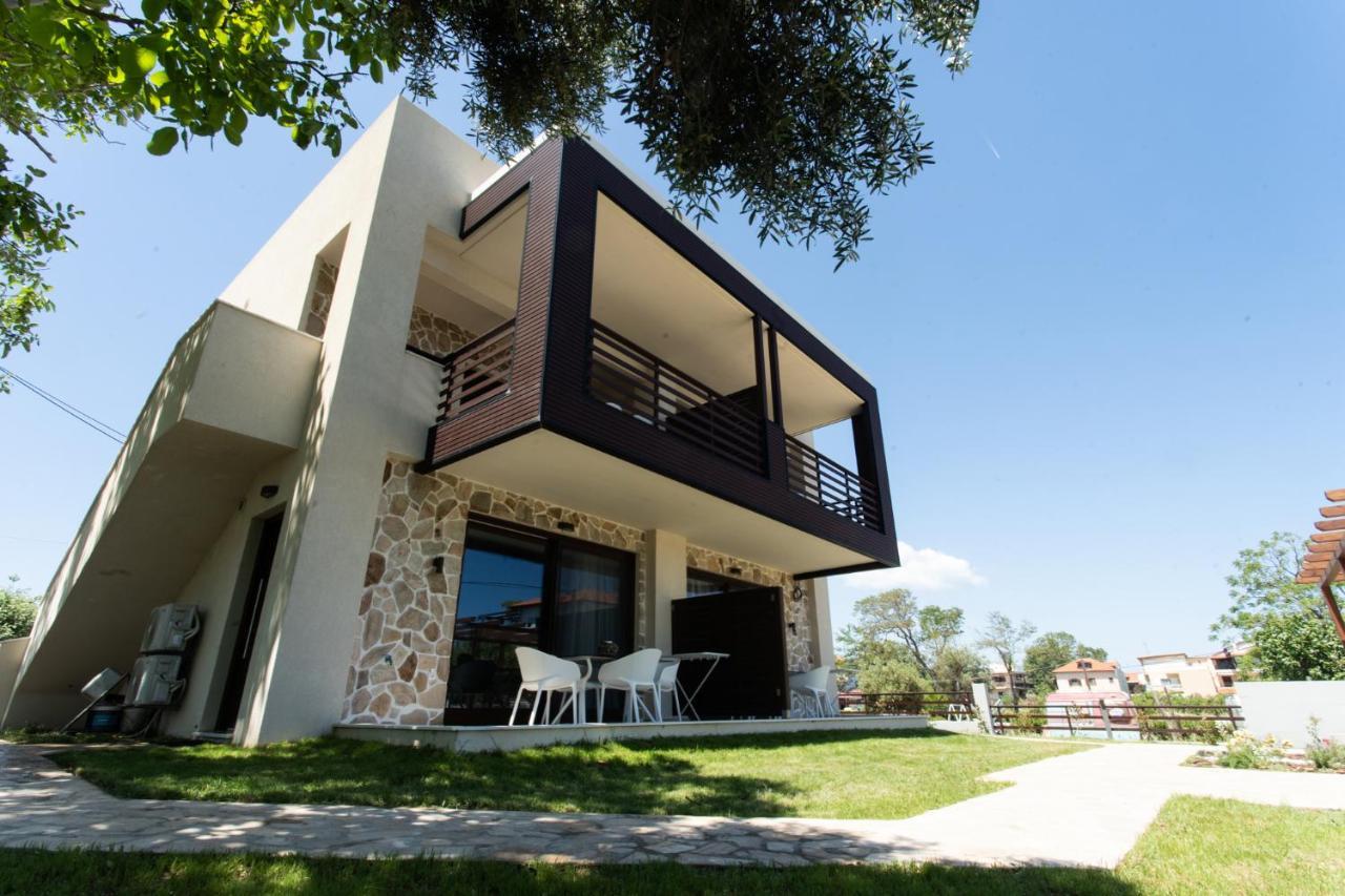 לריסוס Marineiko Luxury Apartments מראה חיצוני תמונה