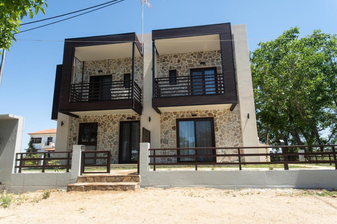 לריסוס Marineiko Luxury Apartments מראה חיצוני תמונה