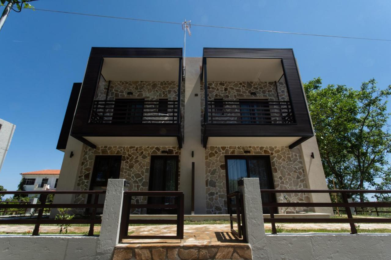 לריסוס Marineiko Luxury Apartments מראה חיצוני תמונה